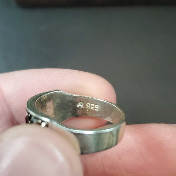 Size 6 925 Sterling Silver Beautiful Marcasite Stone Pattern Ring - Picture 5 of 8